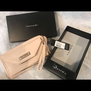 brand new tahari wallet